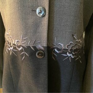 Collections for Le Suit charcoal and black embroidered jacket for corporate chic